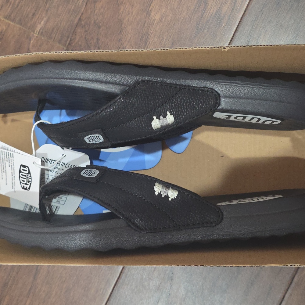 Hey Dude Christi Flip Classic Sandals - Picture 8 of 8